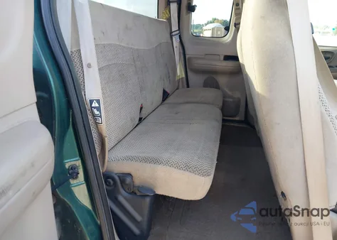 2000 Ford F-150 Lariat/Work Series/Xl/Xlt from USA, damaged, VIN 1FTRX17W3YNB70919